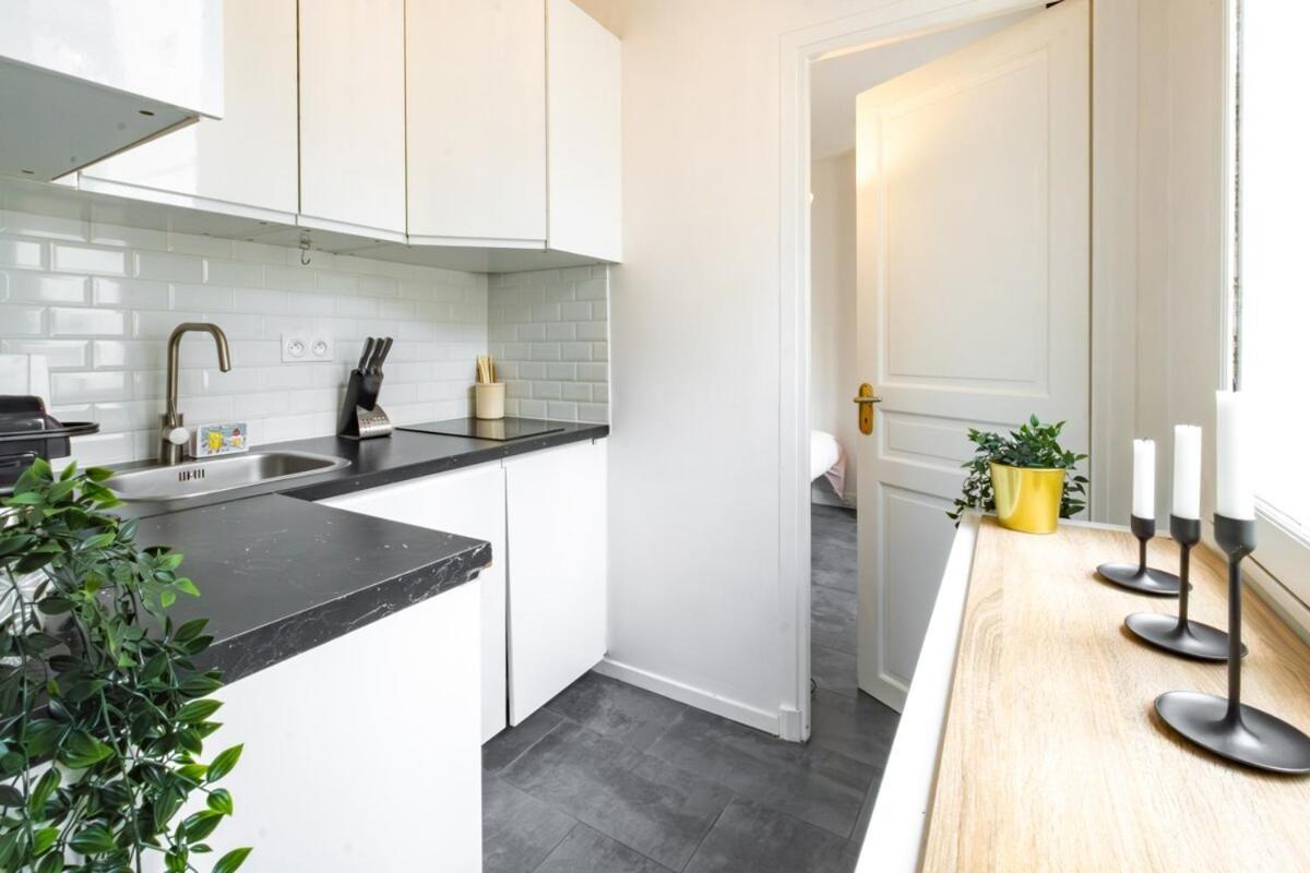 Apartment 4 Guests Place Des Victoires Paris