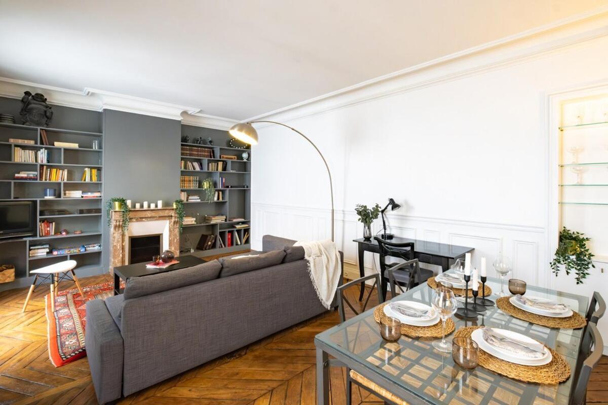 4 Guests Place Des Victoires Apartment